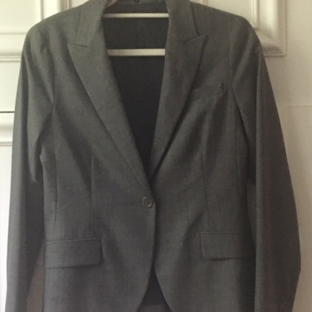 Grey Theory Women’s Skirt Suit Size 8